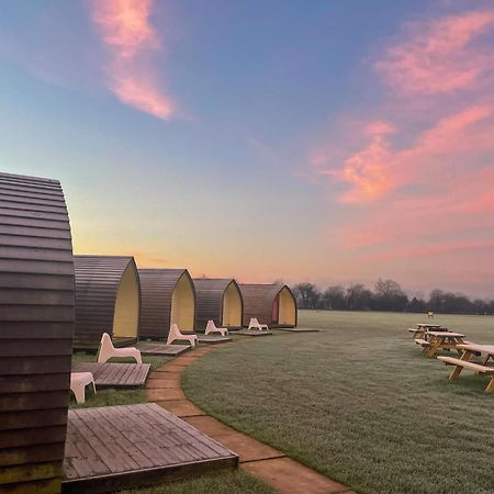 Rodway Hill Golf & Eco Pod Hotel Γκλόστερ Εξωτερικό φωτογραφία