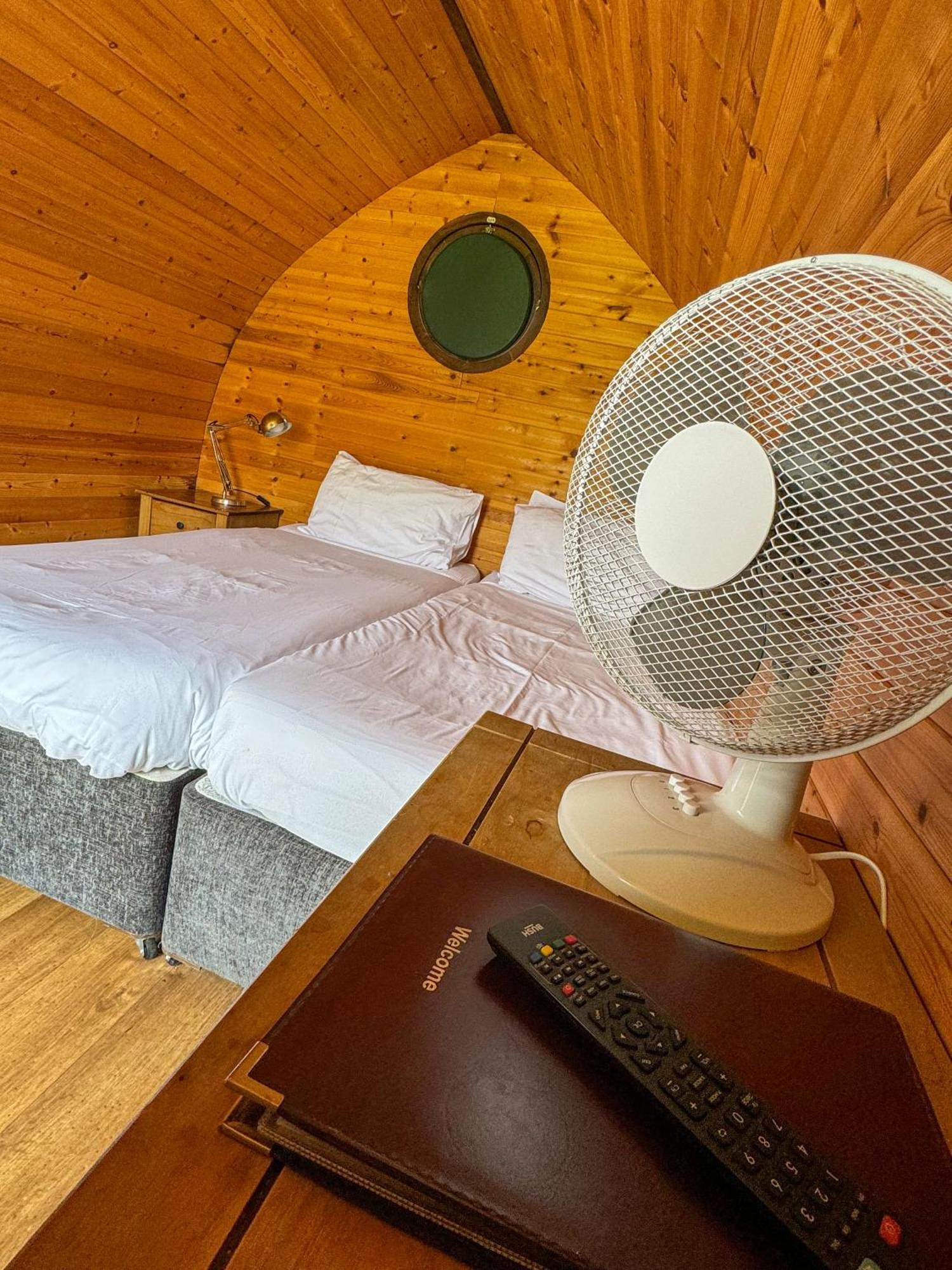 Rodway Hill Golf & Eco Pod Hotel Γκλόστερ Εξωτερικό φωτογραφία